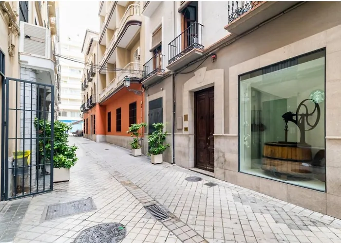 Apartamento con balcón en el centro histórico QH Reyes Católicos
